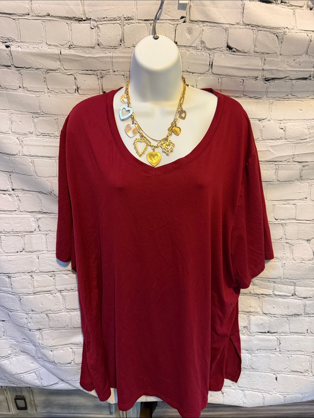 ☀️Showitty Burgundy V-Neck Tee – Women’s 2X